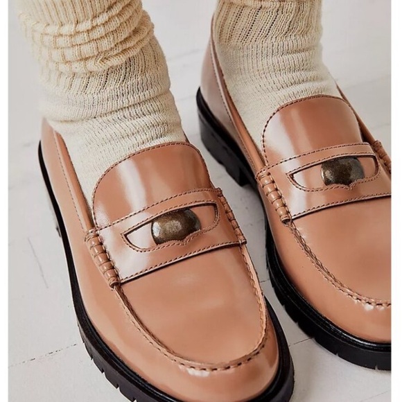 Free People Shoes - Free People Liv Loafers / Camel NWOB Size 38/8